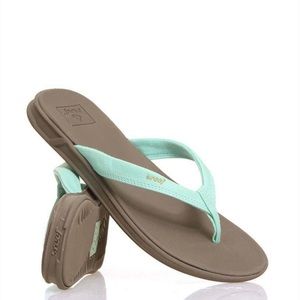NWT Reef Flip Flops Sandals